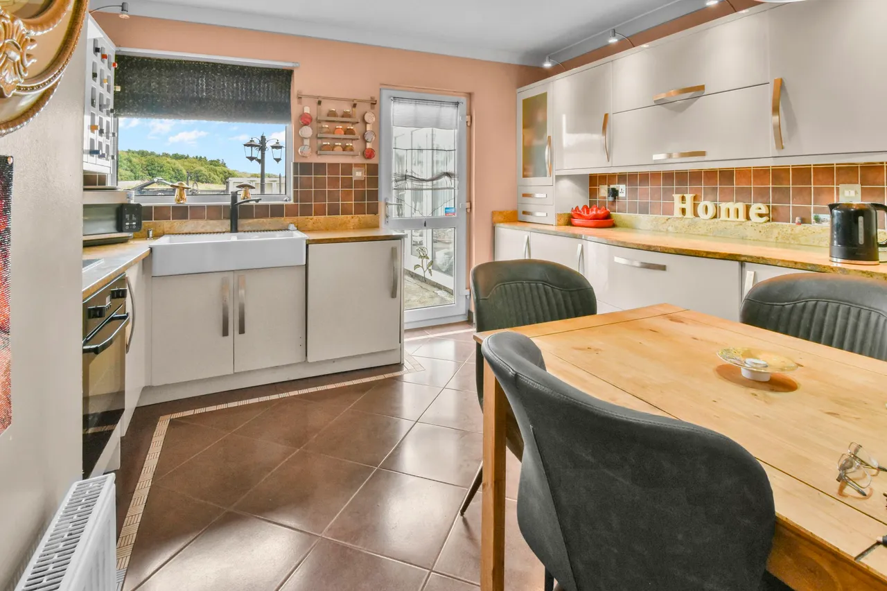 Harthill Road, Bathgate, photo 6