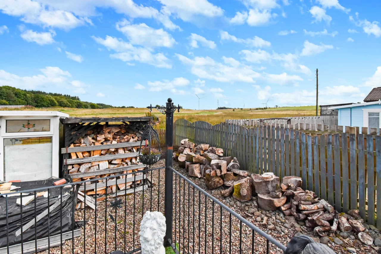 Harthill Road, Bathgate, photo 19