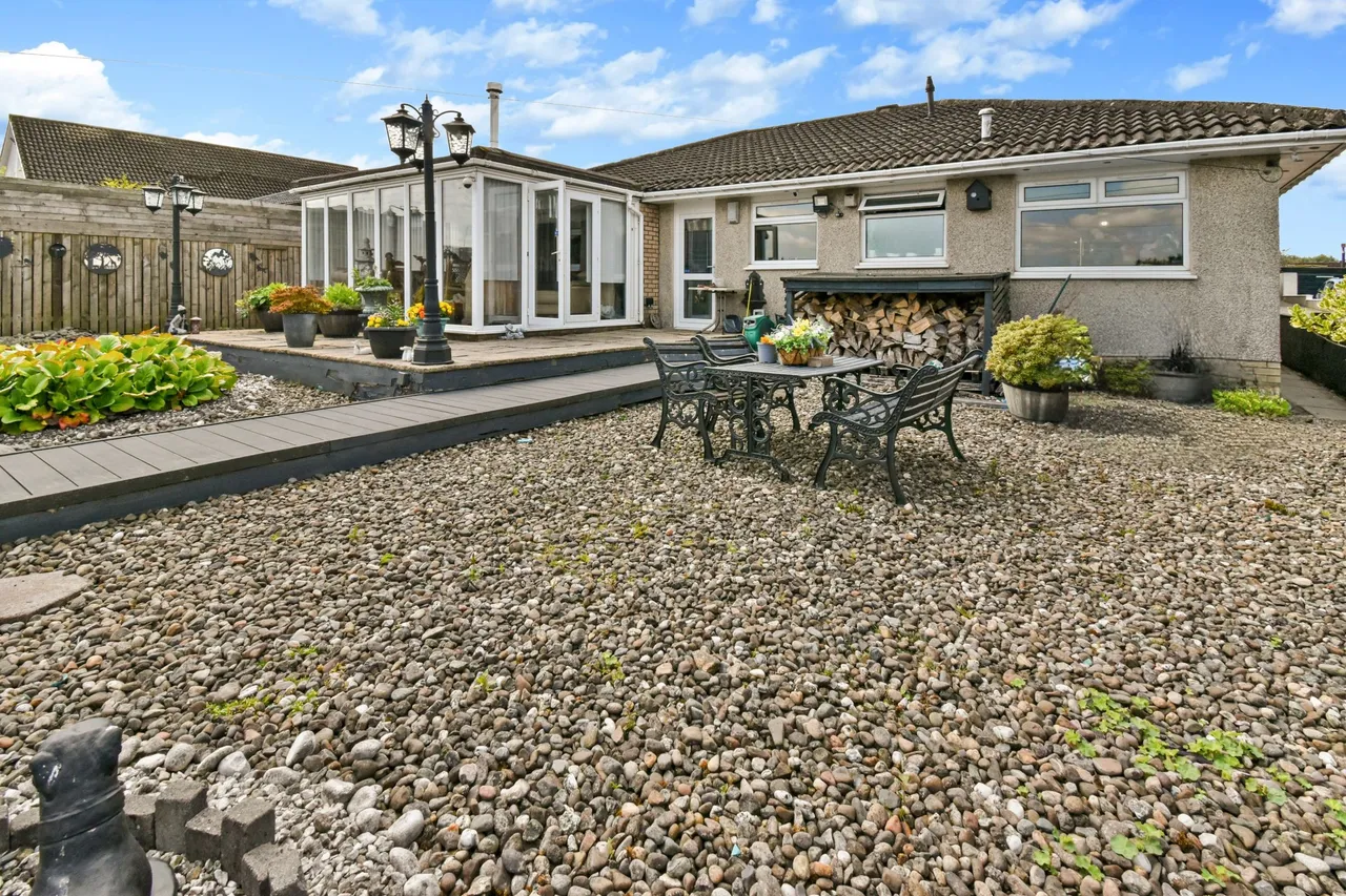 Harthill Road, Bathgate, photo 16