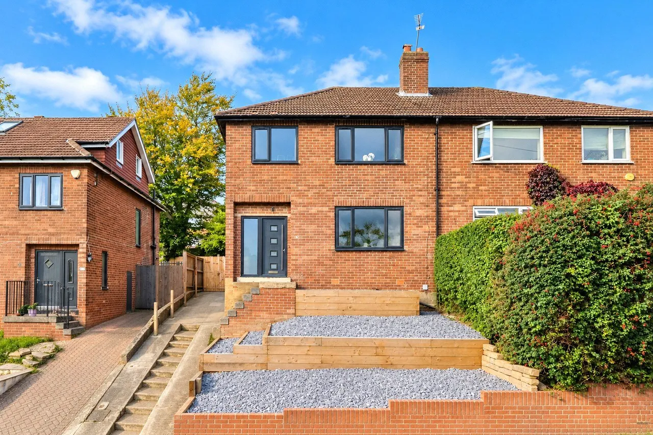 3 bed house for sale, Allerton Grange Crescent, Leeds, LS17