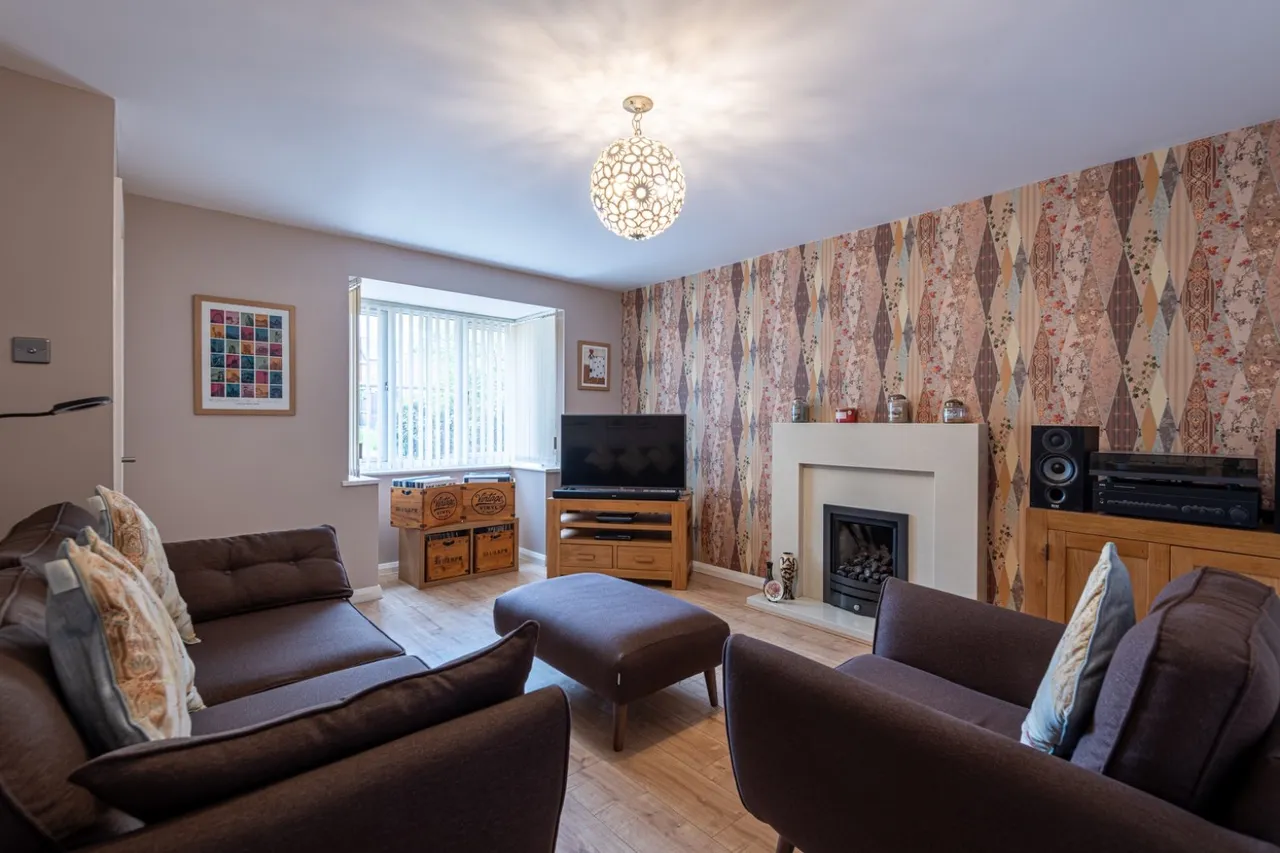 Buttonwood Glade, Ketley, TF1, photo 12