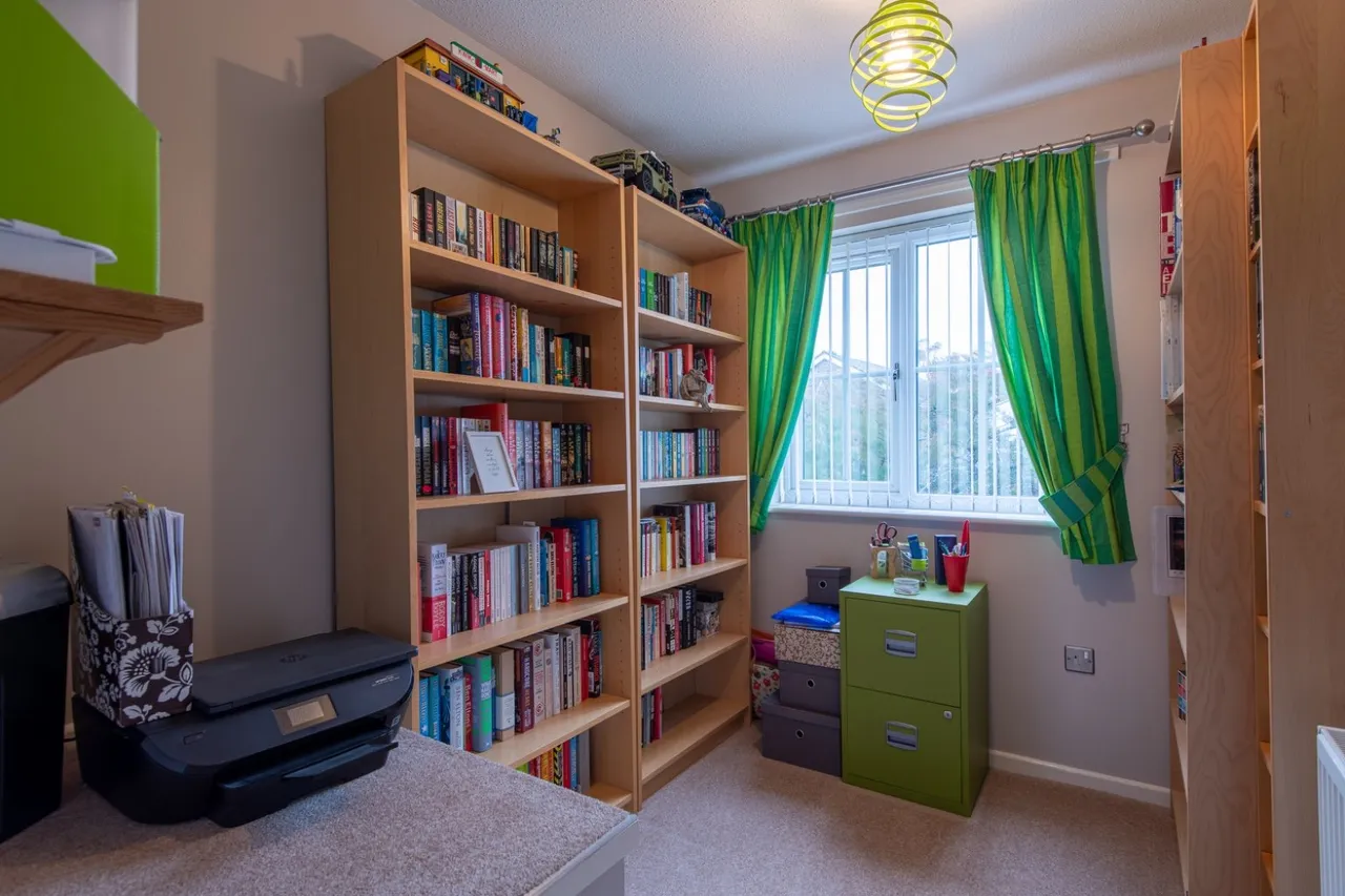Buttonwood Glade, Ketley, TF1, photo 18