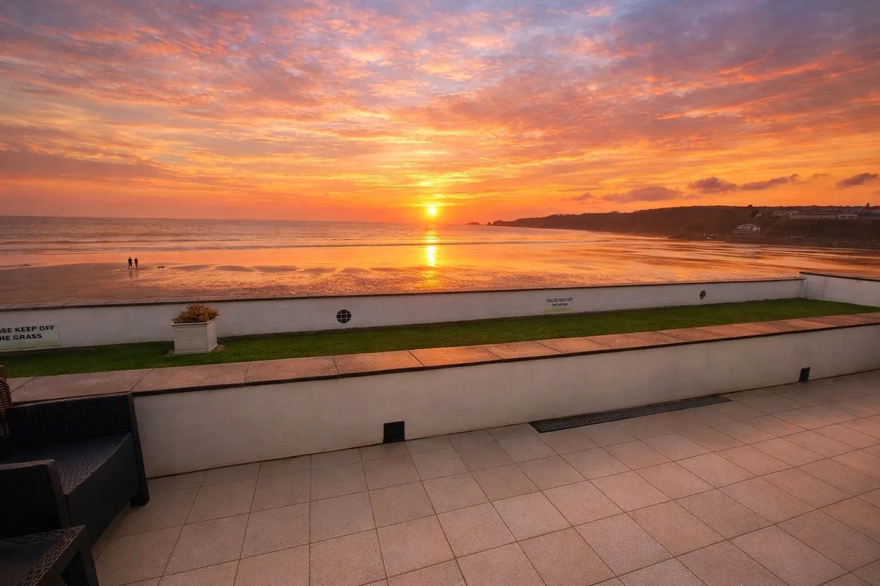 3 bed flat for sale, The Strand, Saundersfoot, SA69