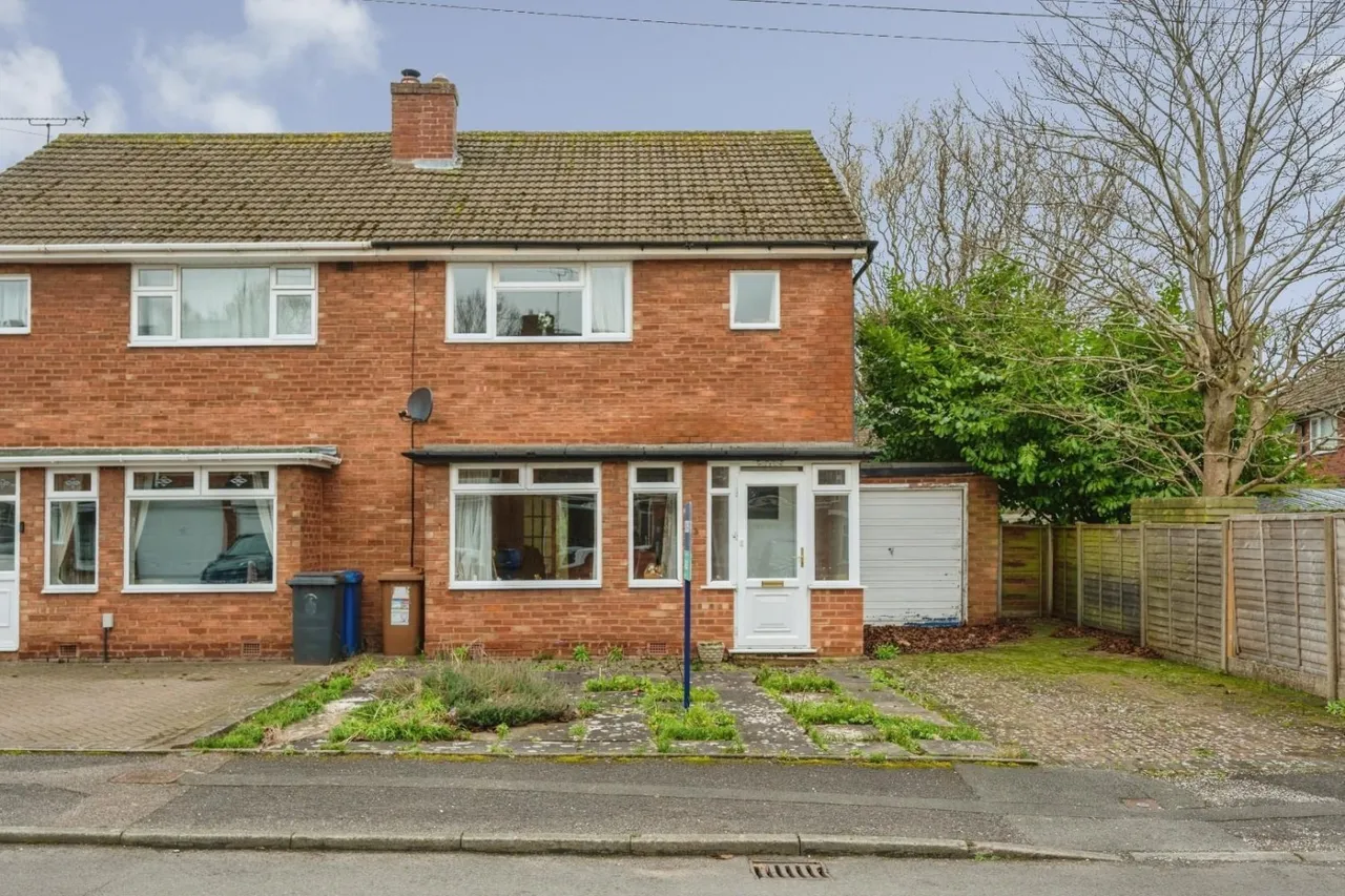 3 bed house for sale — Benson Close, Lichfield