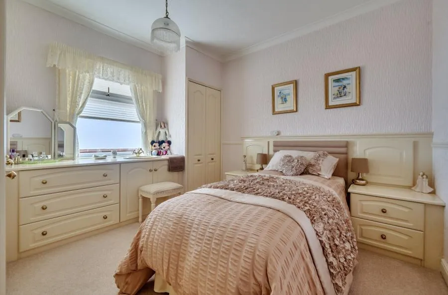 Reading Road, Woodley, RG5, photo 8