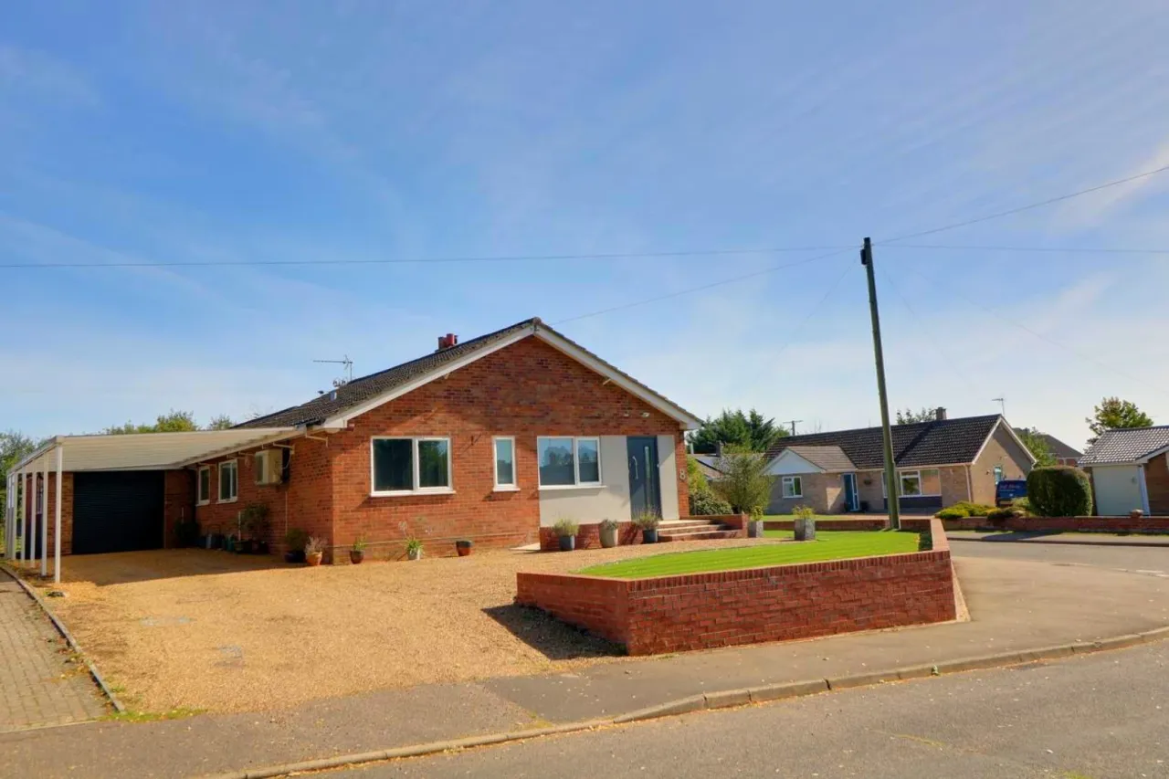 St Pauls Close, Brockdish, photo 6
