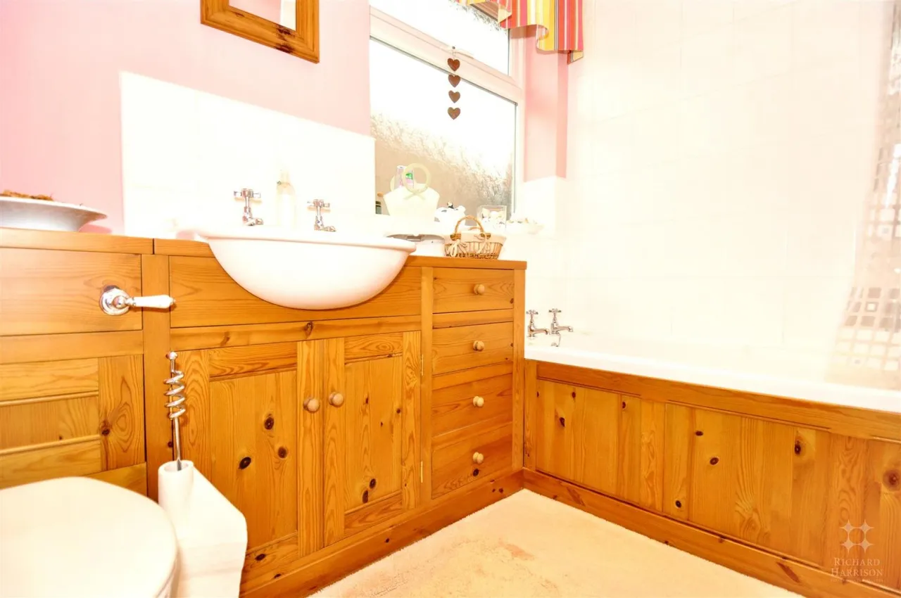 Silverton Road, Loughborough, LE11, photo 8