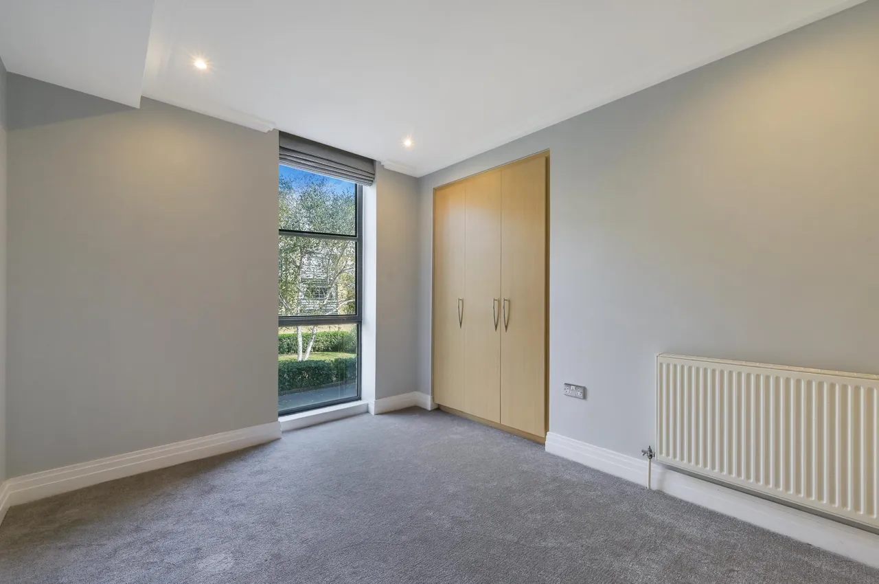 Town Meadow, TW8, photo 7