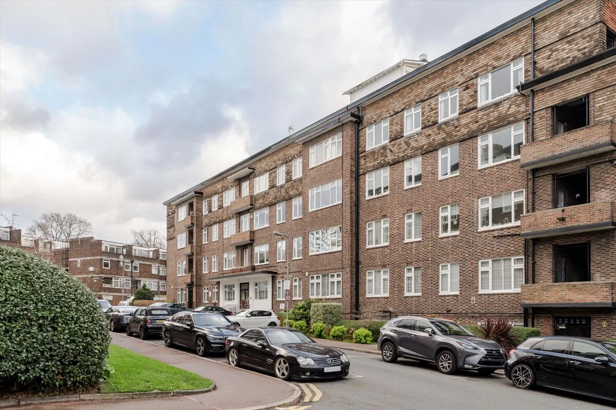 4 bed flat for sale, Avenue Road, St John's Wood, NW8