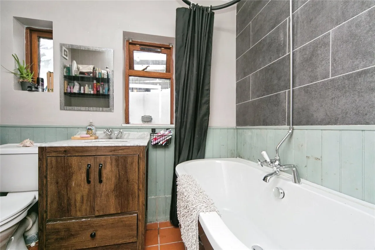Station Road, Llanrug, LL55, photo 5