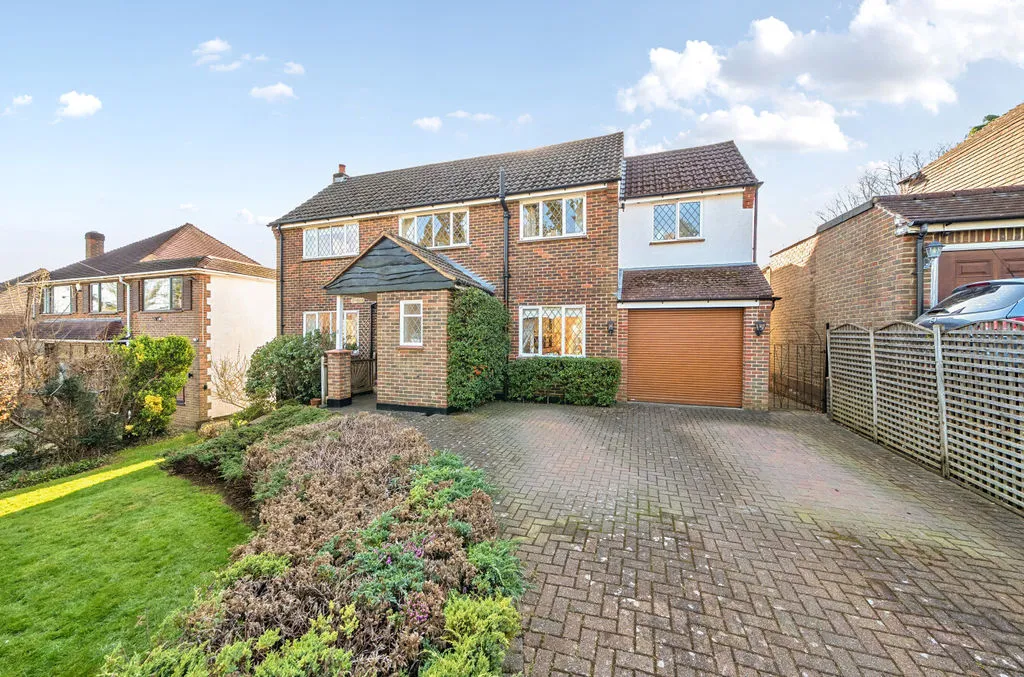 4 bed house for sale — Beckett Avenue, Kenley CR8 5LT