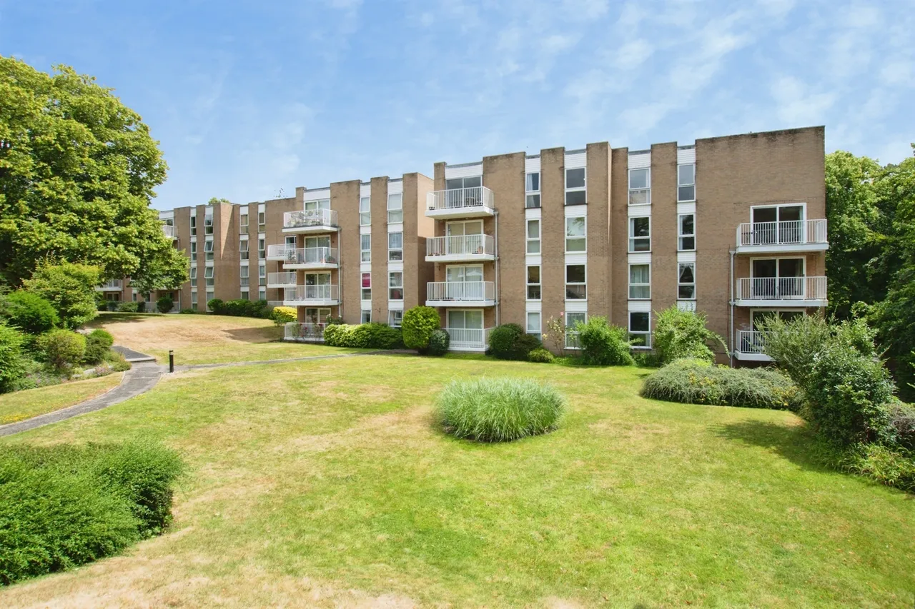 2 bed flat for sale — St. Anthonys Road, Bournemouth