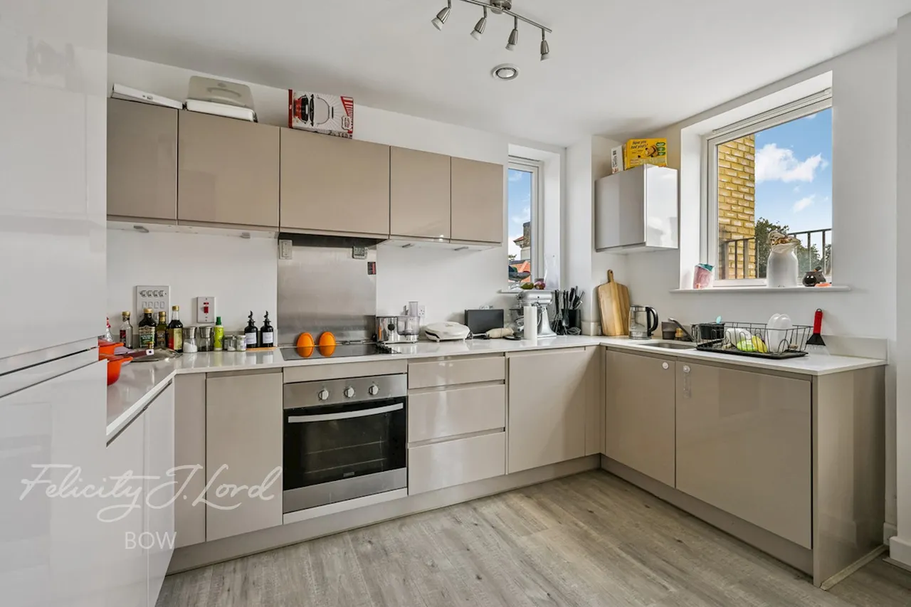 St Clements Avenue, London, E3, photo 14