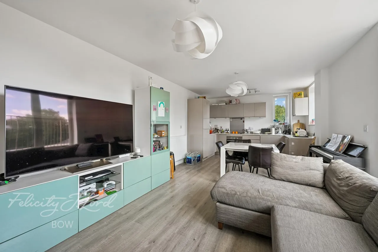 St Clements Avenue, London, E3, photo 12