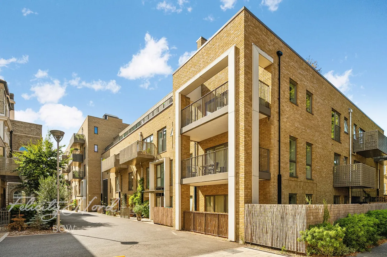 2 bed flat for sale, St Clements Avenue, London, E3