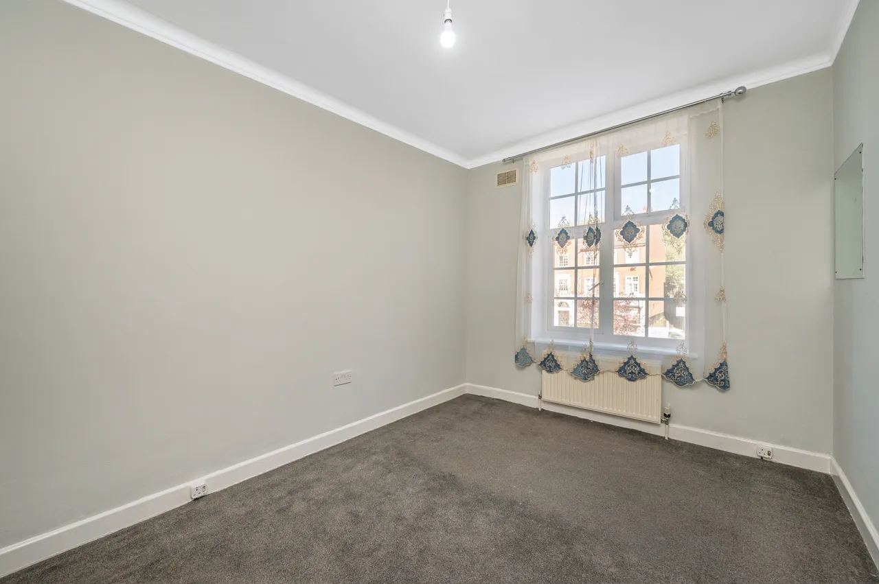 London, NW11, photo 4