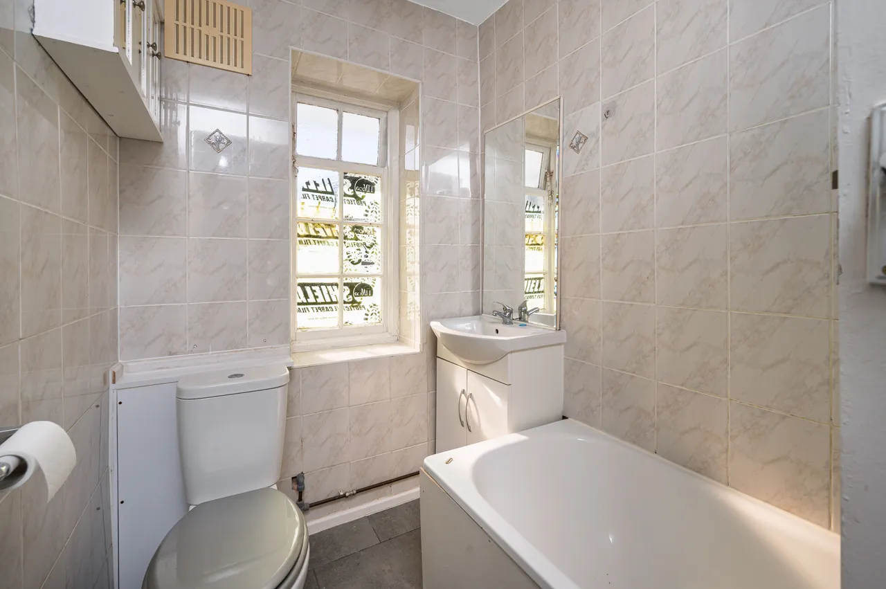 London, NW11, photo 5