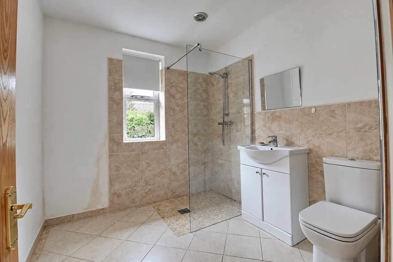 The Bungalow East Acridge, Barton-Upon-Humber, DN18, photo 9