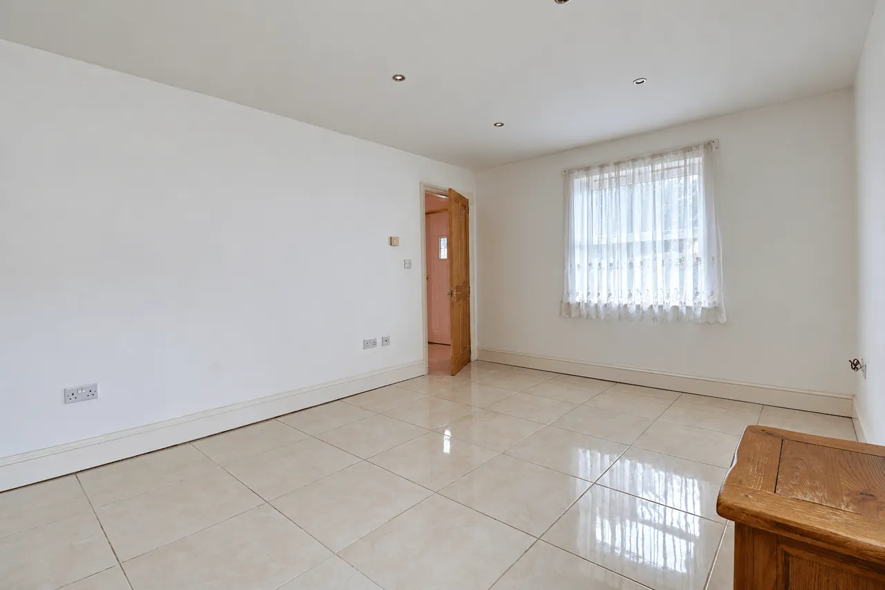 The Bungalow East Acridge, Barton-Upon-Humber, DN18, photo 8