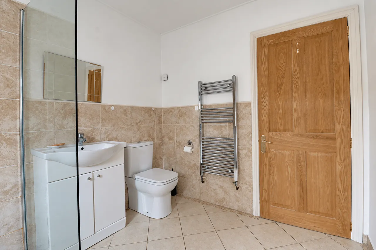 The Bungalow East Acridge, Barton-Upon-Humber, DN18, photo 10