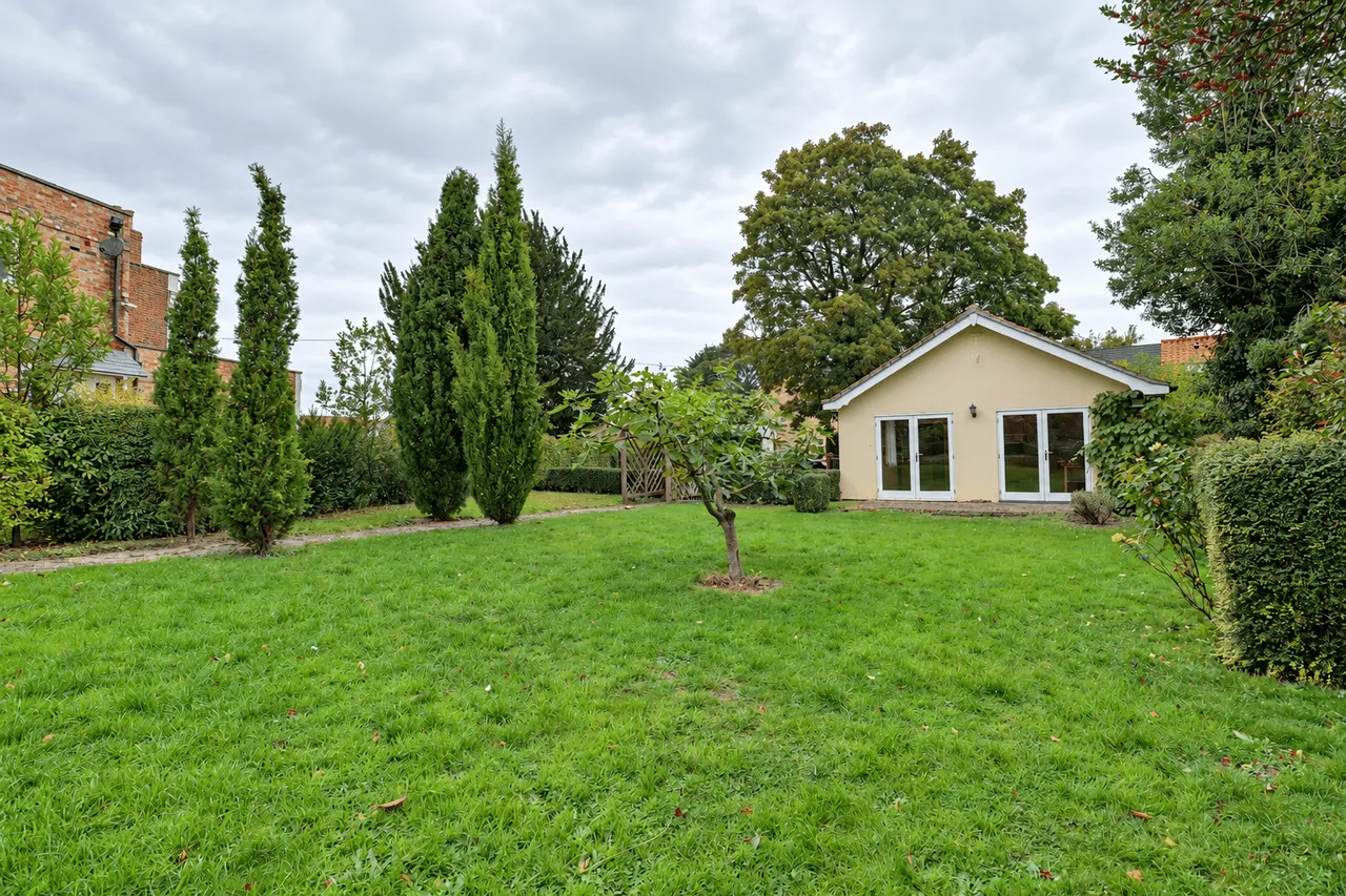 The Bungalow East Acridge, Barton-Upon-Humber, DN18, photo 14