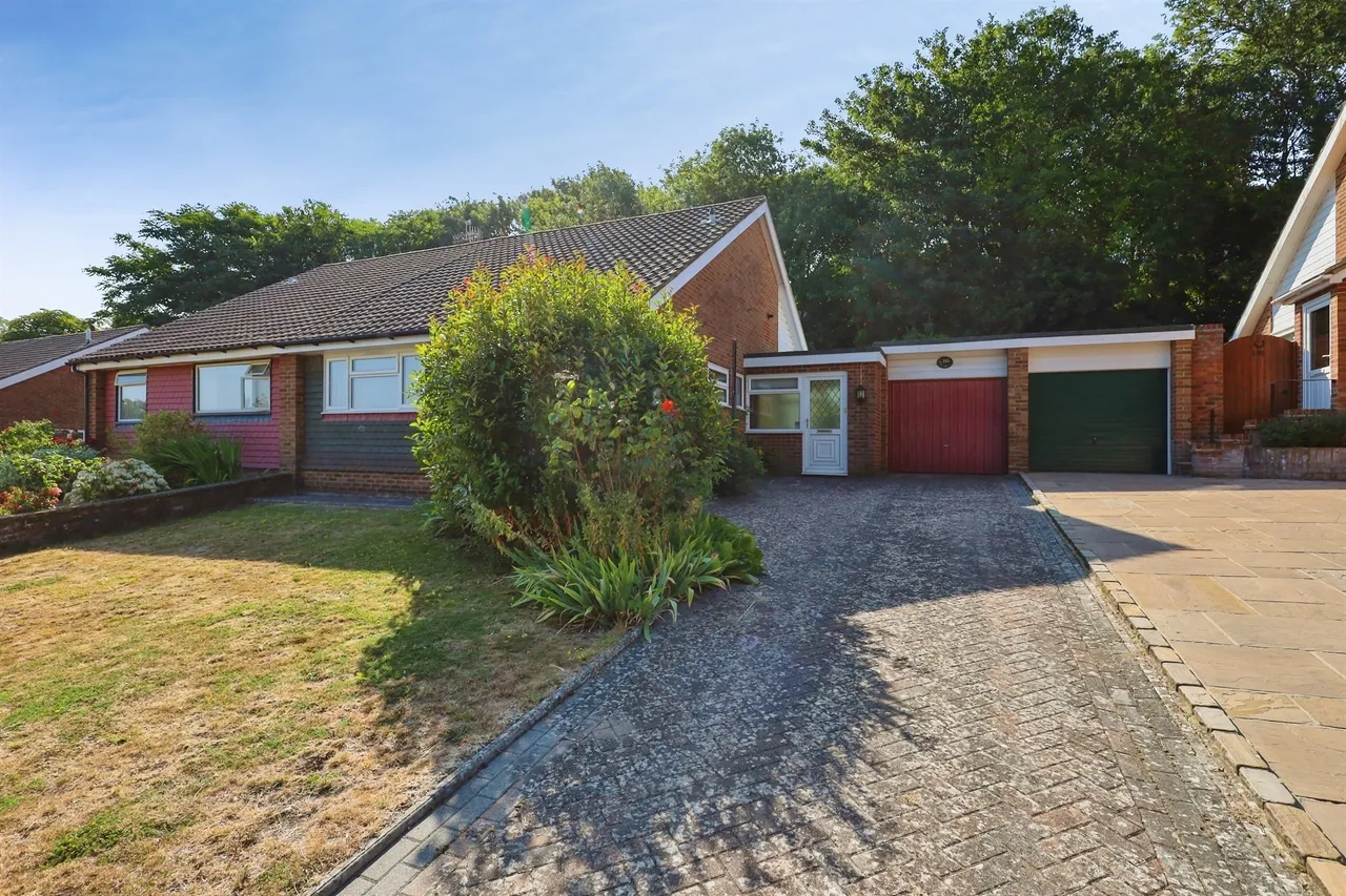 2 bed house for sale — Burton Road, Eastbourne
