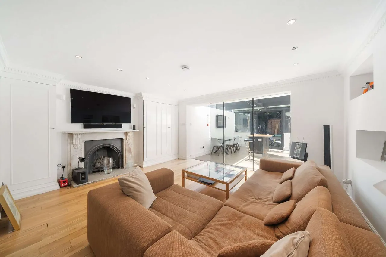 Adelaide Road, Chalk Farm, London, NW3 3QB, photo 3