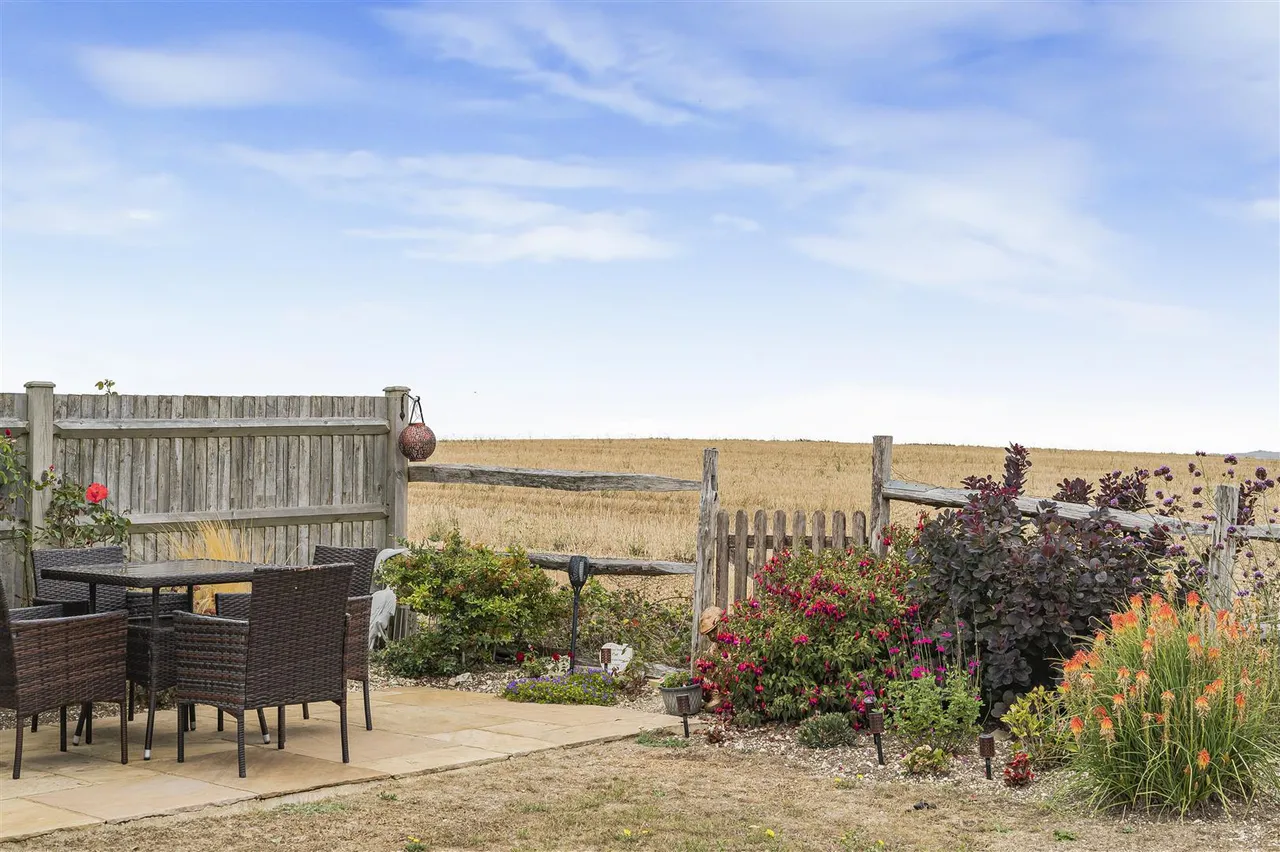 Antony Close, Seaford, photo 17