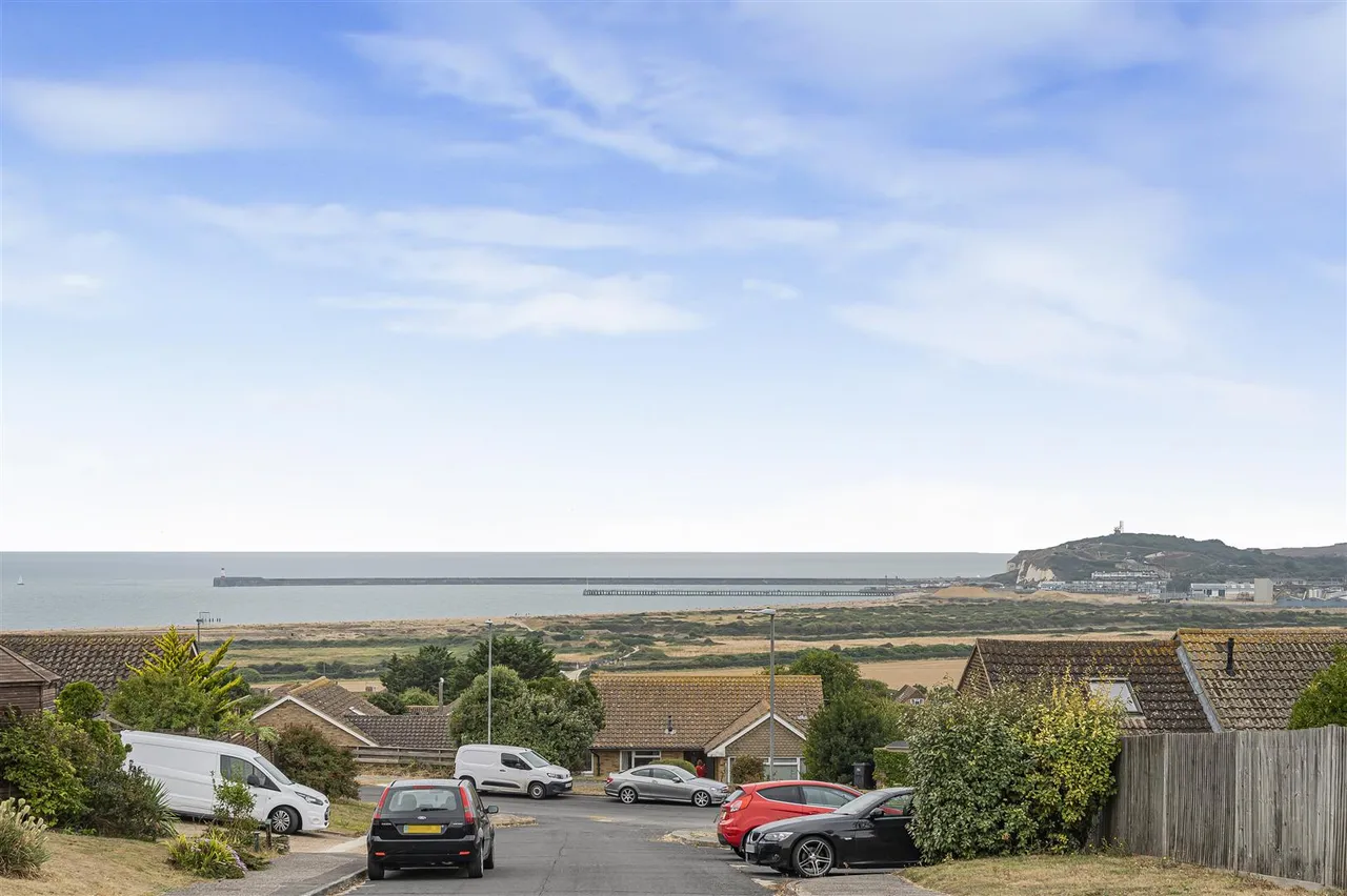 Antony Close, Seaford, photo 12