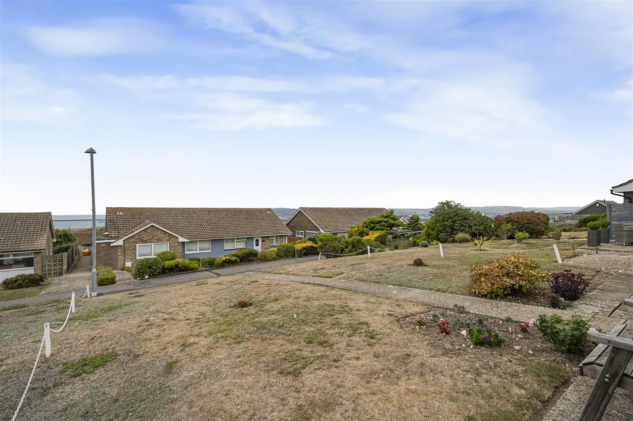 Antony Close, Seaford, photo 23