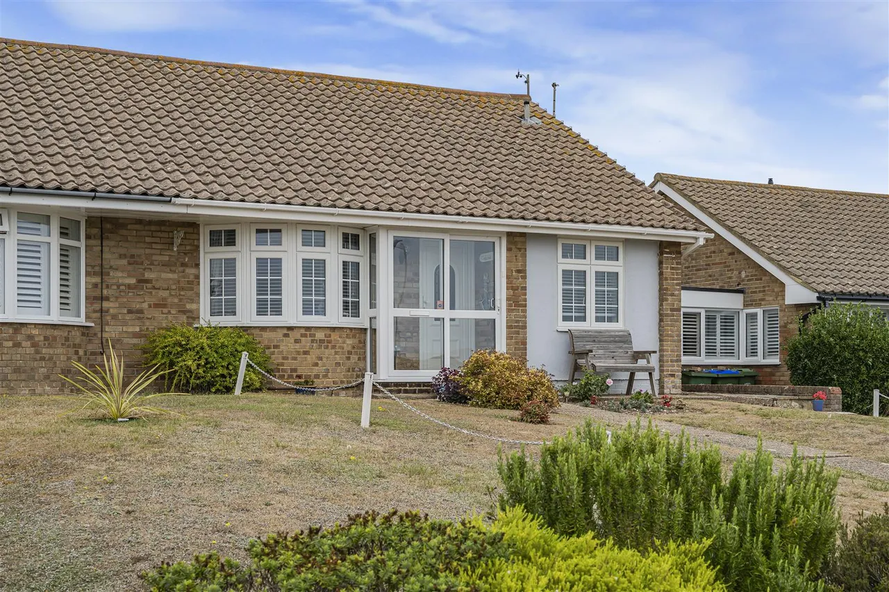 Antony Close, Seaford, photo 29