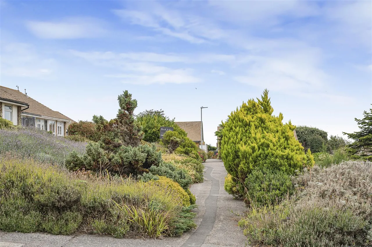 Antony Close, Seaford, photo 18