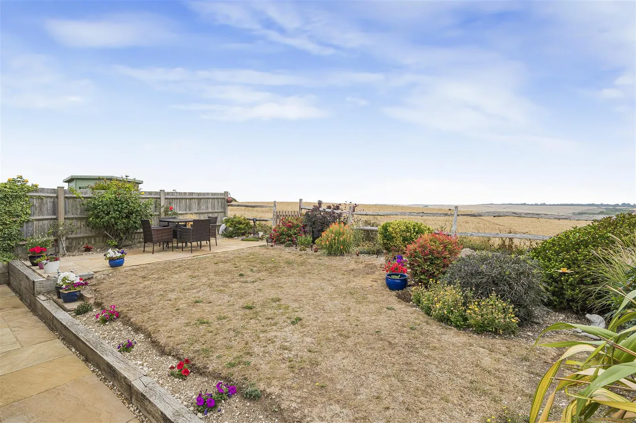 Antony Close, Seaford, photo 27