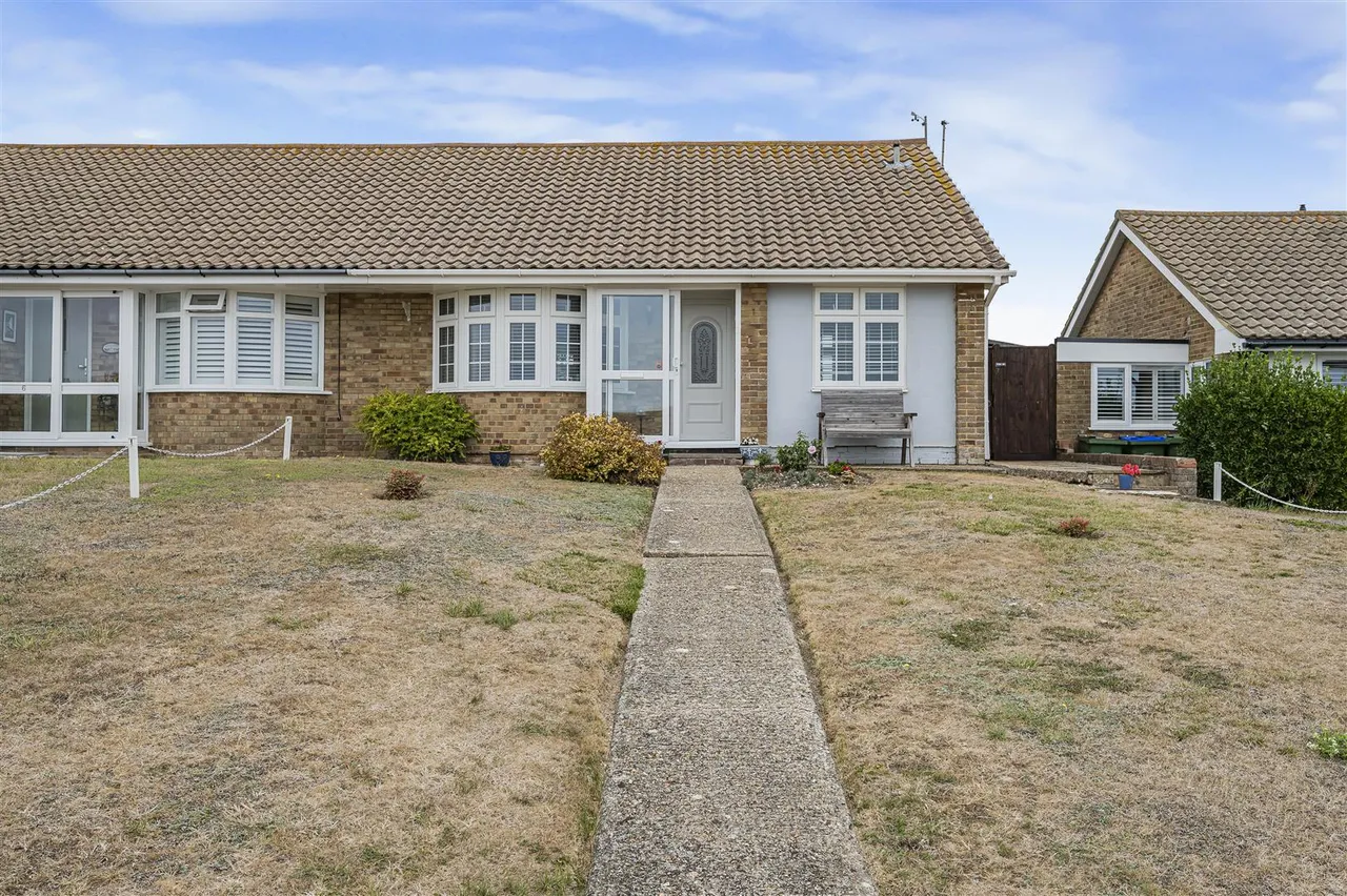 2 bed house for sale, Antony Close, Seaford