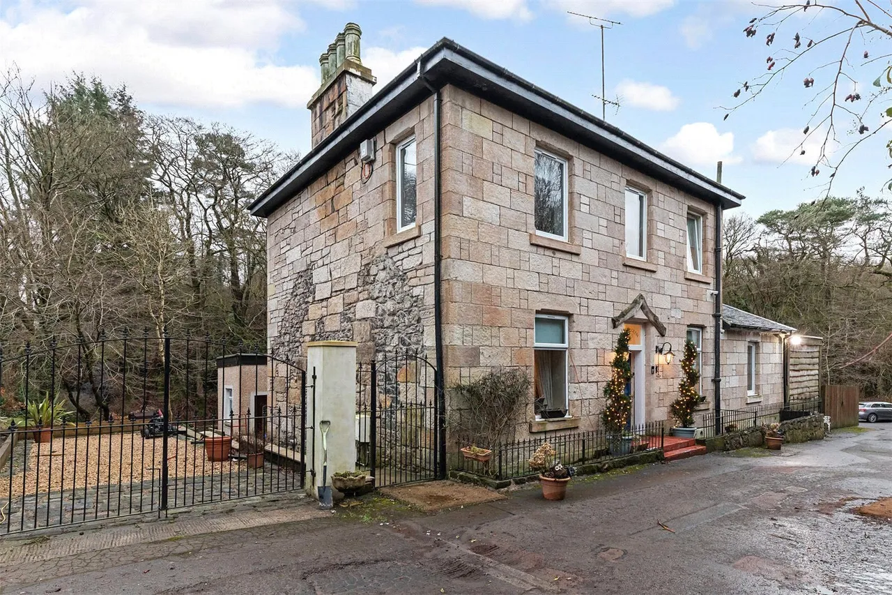4 bed house for sale — Glen Road, East Kilbride, Glasgow, South Lanarkshire, G74