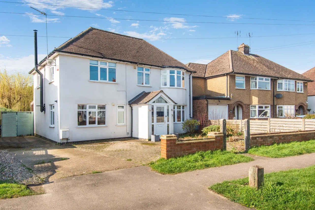 4 bed property for sale, Bullens Green Lane, Colney Heath, AL4