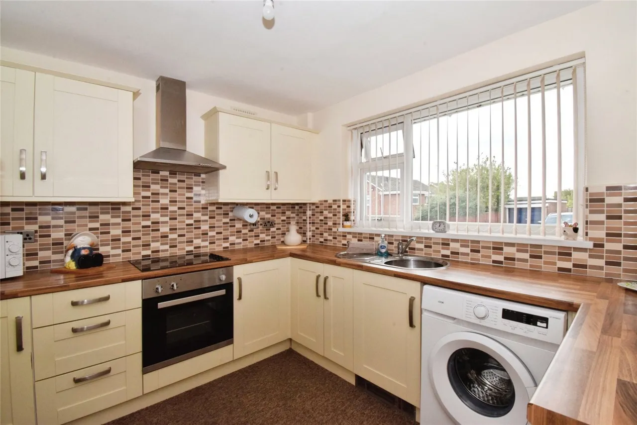 Buckfast Close, Wigston, LE18, photo 3