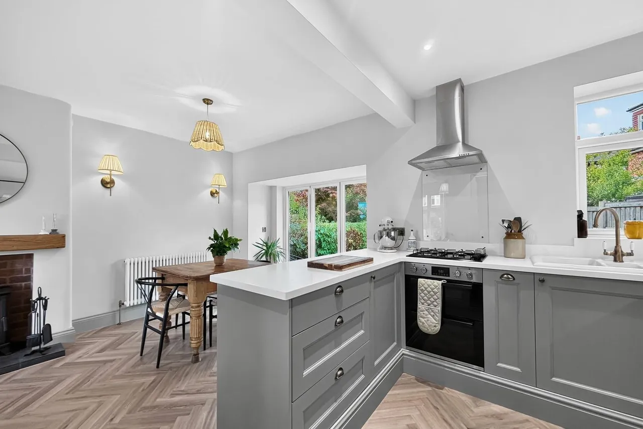 St. Georges Crescent, Timperley, WA15, photo 4