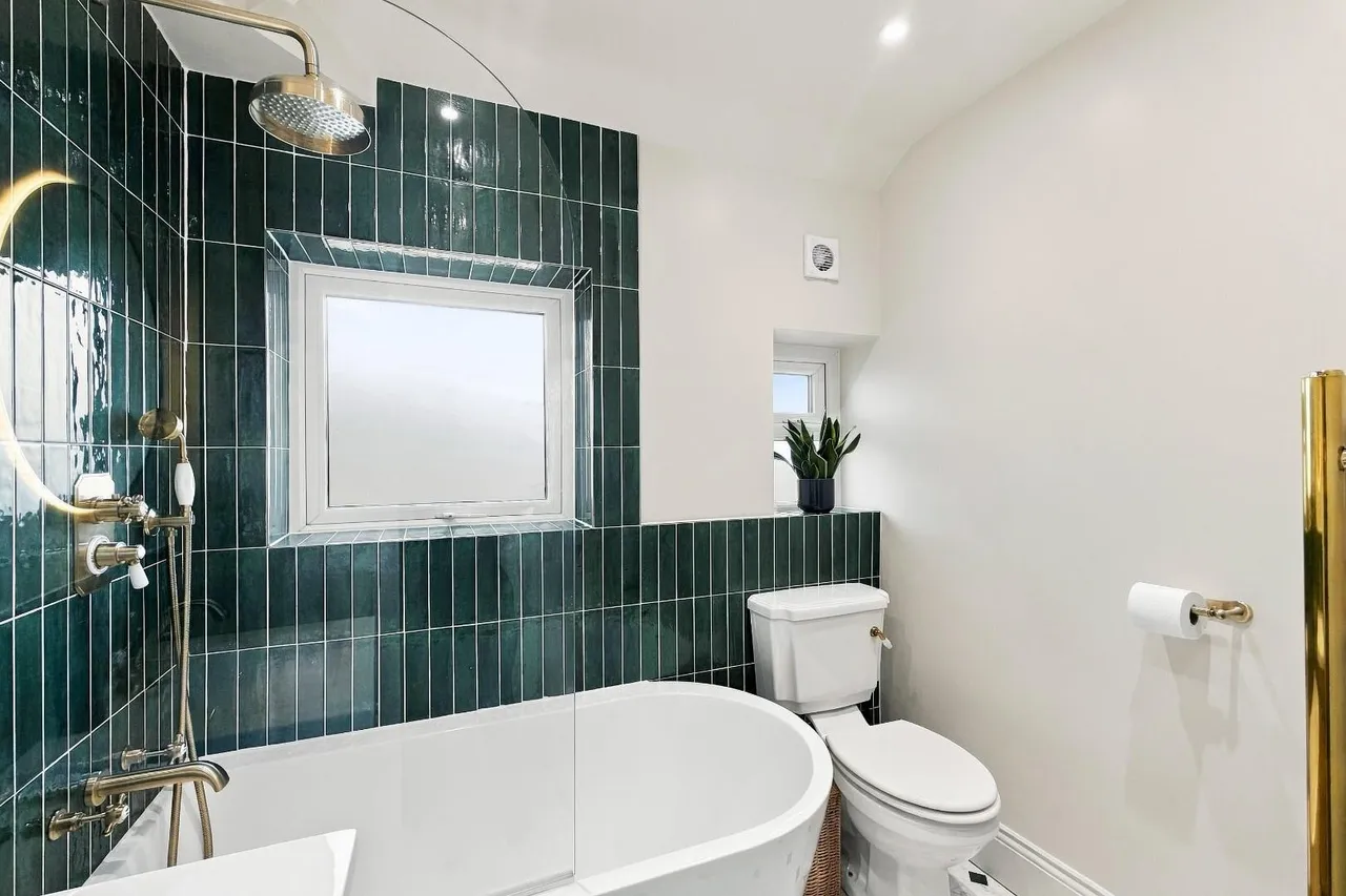 St. Georges Crescent, Timperley, WA15, photo 24