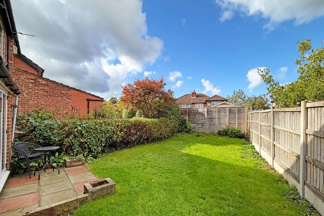 St. Georges Crescent, Timperley, WA15, photo 25