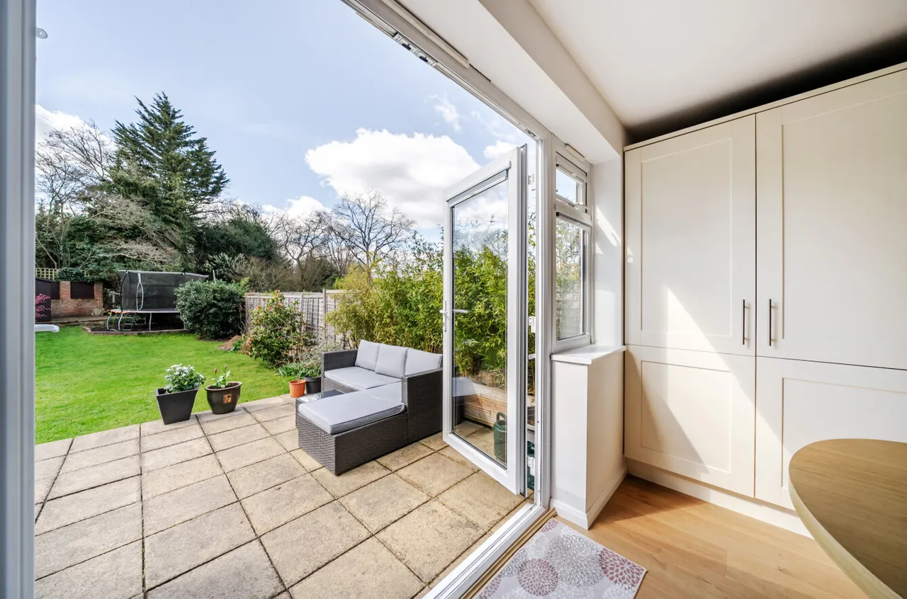 Frimley Grove Gardens, Frimley, Camberley, Surrey, GU16 7JY, photo 18