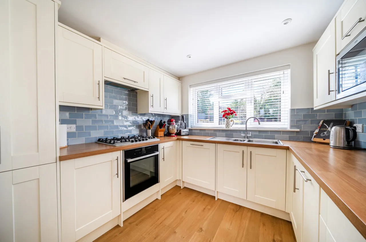 Frimley Grove Gardens, Frimley, Camberley, Surrey, GU16 7JY, photo 21