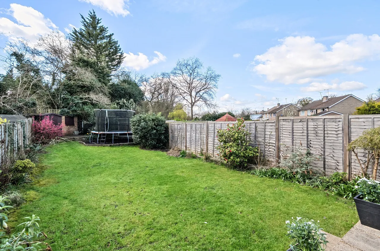 Frimley Grove Gardens, Frimley, Camberley, Surrey, GU16 7JY, photo 10