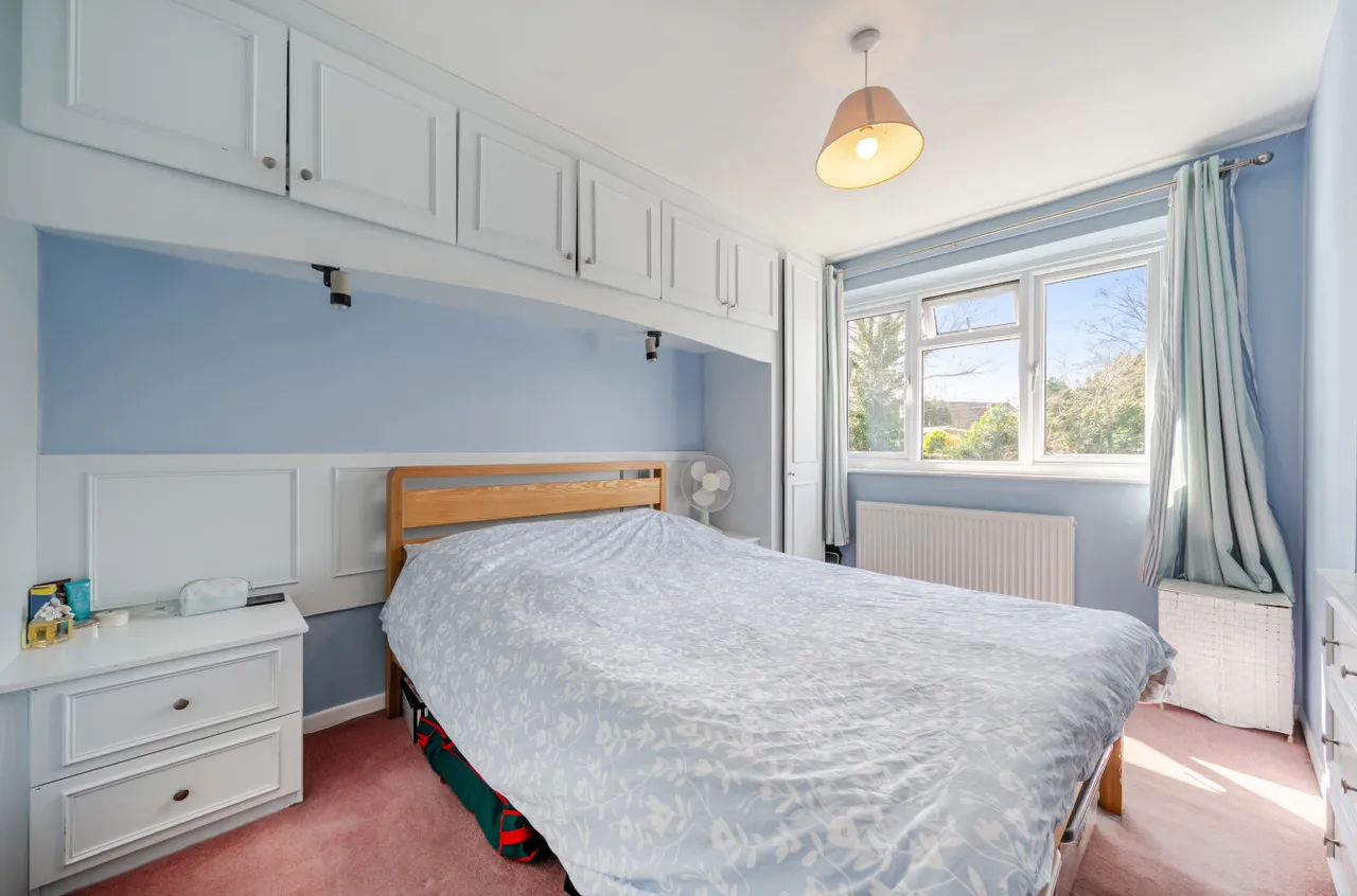 Frimley Grove Gardens, Frimley, Camberley, Surrey, GU16 7JY, photo 8