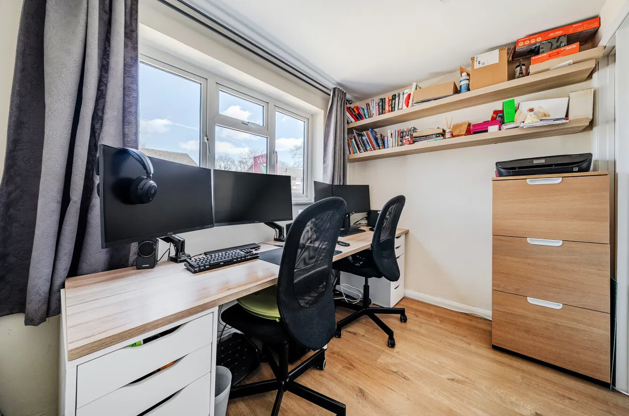 Frimley Grove Gardens, Frimley, Camberley, Surrey, GU16 7JY, photo 23