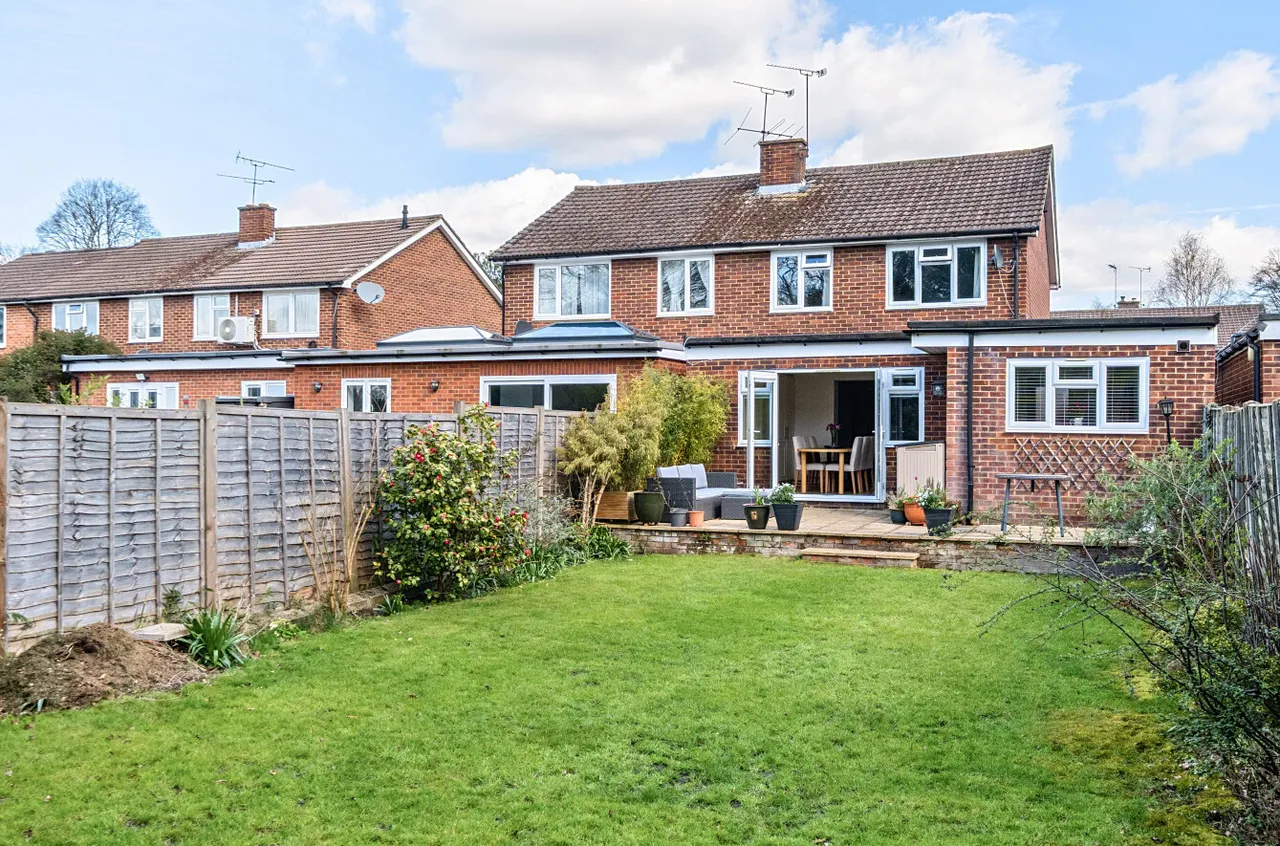 Frimley Grove Gardens, Frimley, Camberley, Surrey, GU16 7JY, photo 24