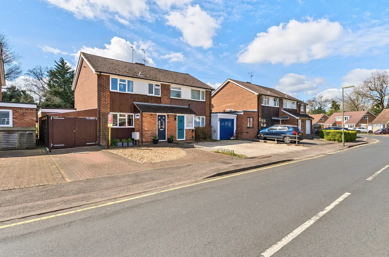 Frimley Grove Gardens, Frimley, Camberley, Surrey, GU16 7JY, photo 27