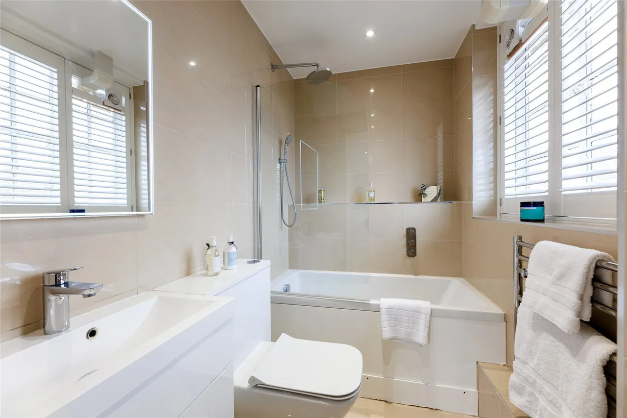 Swan Court, Chelsea Manor Street, Chelsea, London, SW3, photo 8