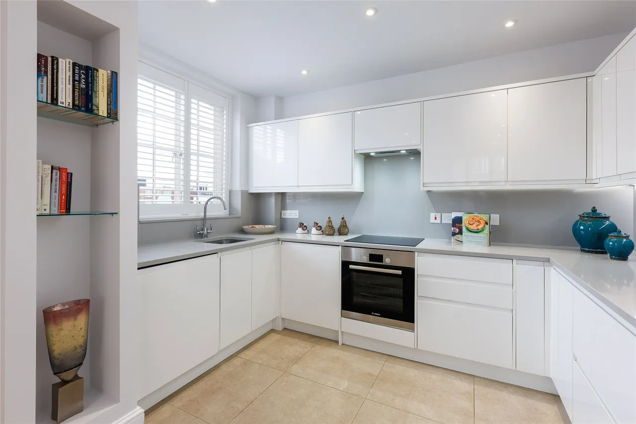 Swan Court, Chelsea Manor Street, Chelsea, London, SW3, photo 3