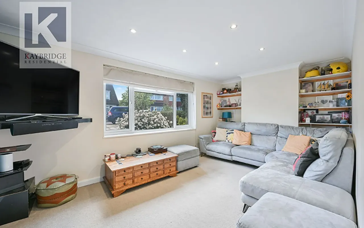Iris Road, West Ewell, KT19, photo 2